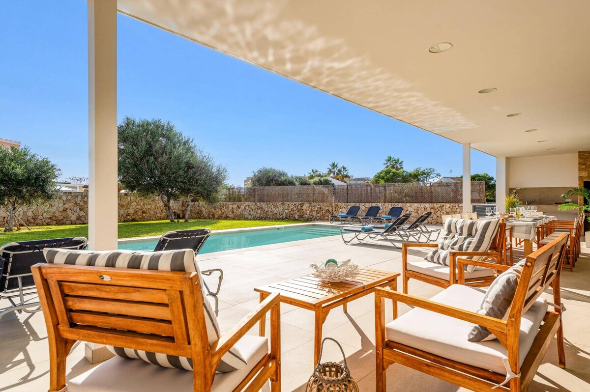 Villa Binibeca overview 1