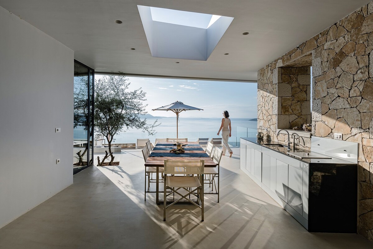 Villa Fiskardo overview 2