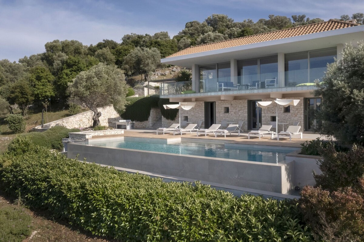 Villa Antisamos 3