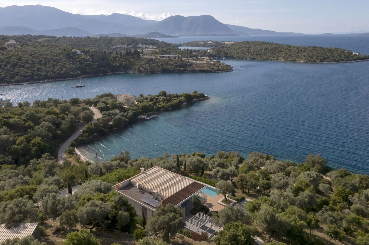 Villa Antisamos overview 1