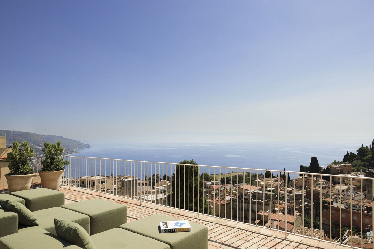 Villa Zagara overview 1
