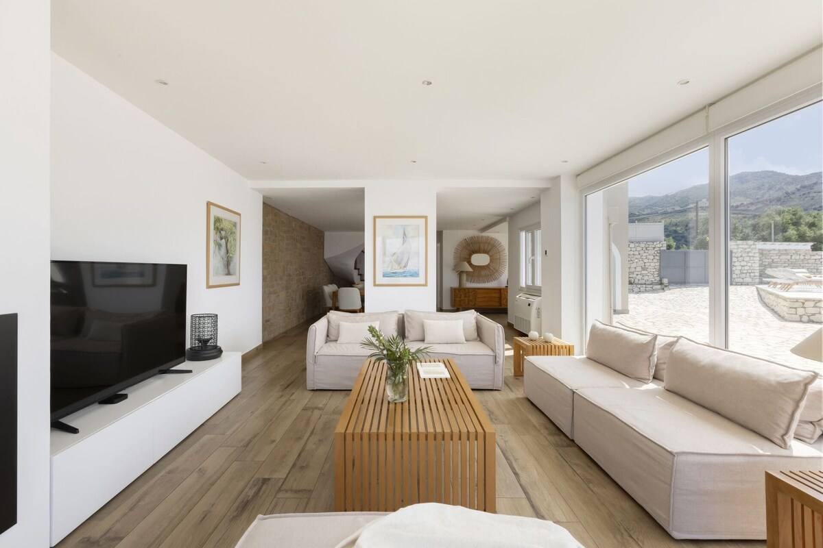 Villa Calliope overview 2
