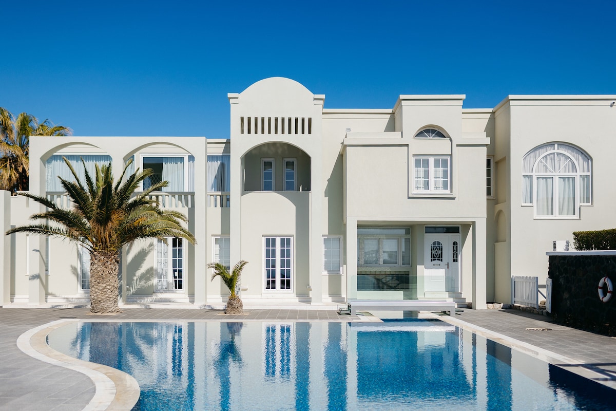 Villa Pyrgos overview 2