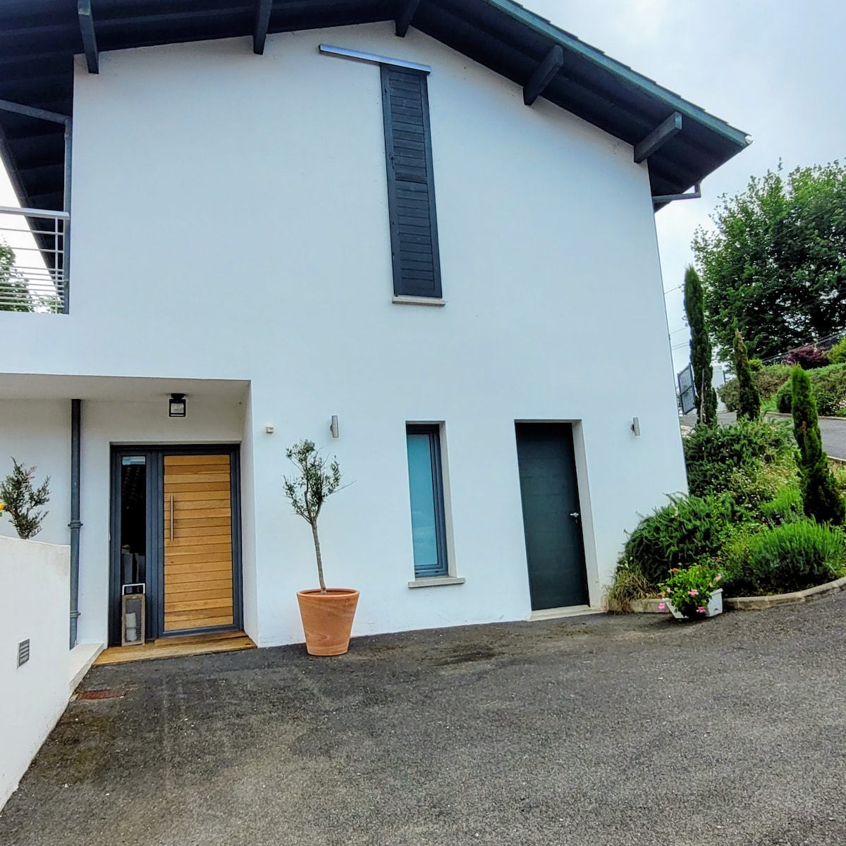 Villa Mendixka overview 3