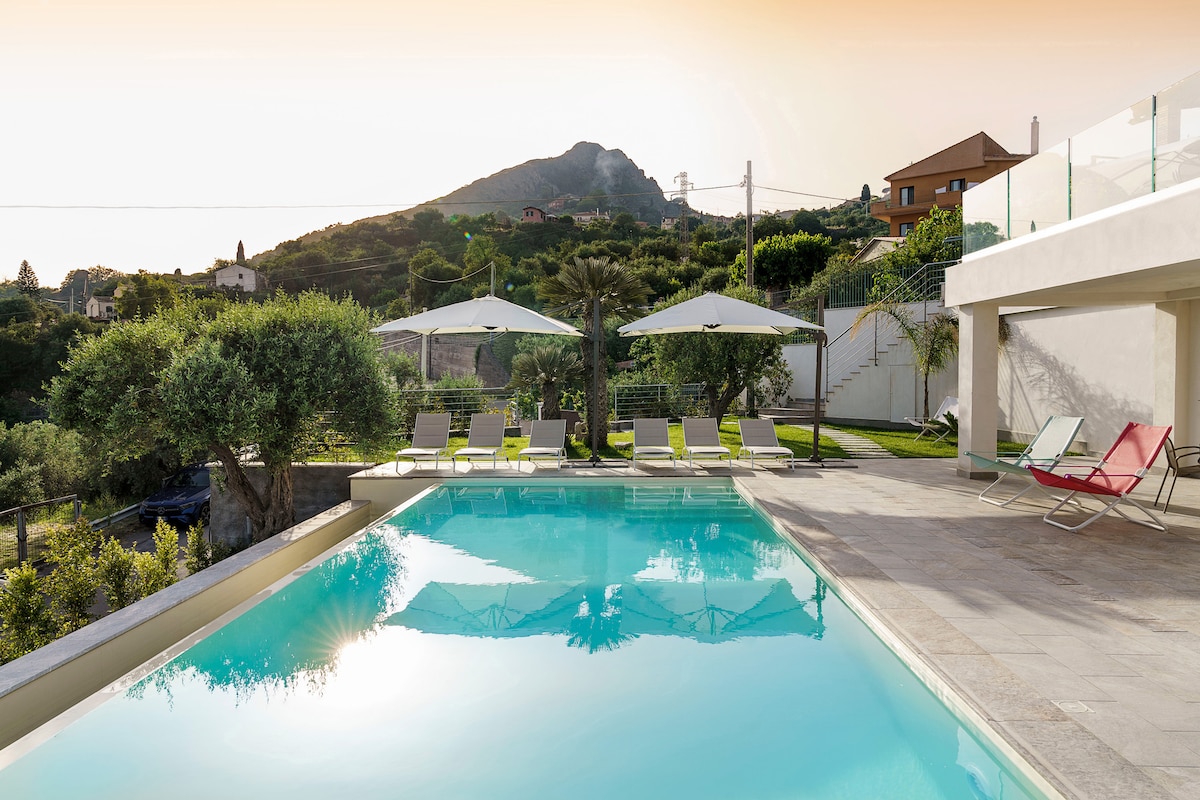 Villa Naxos overview 3