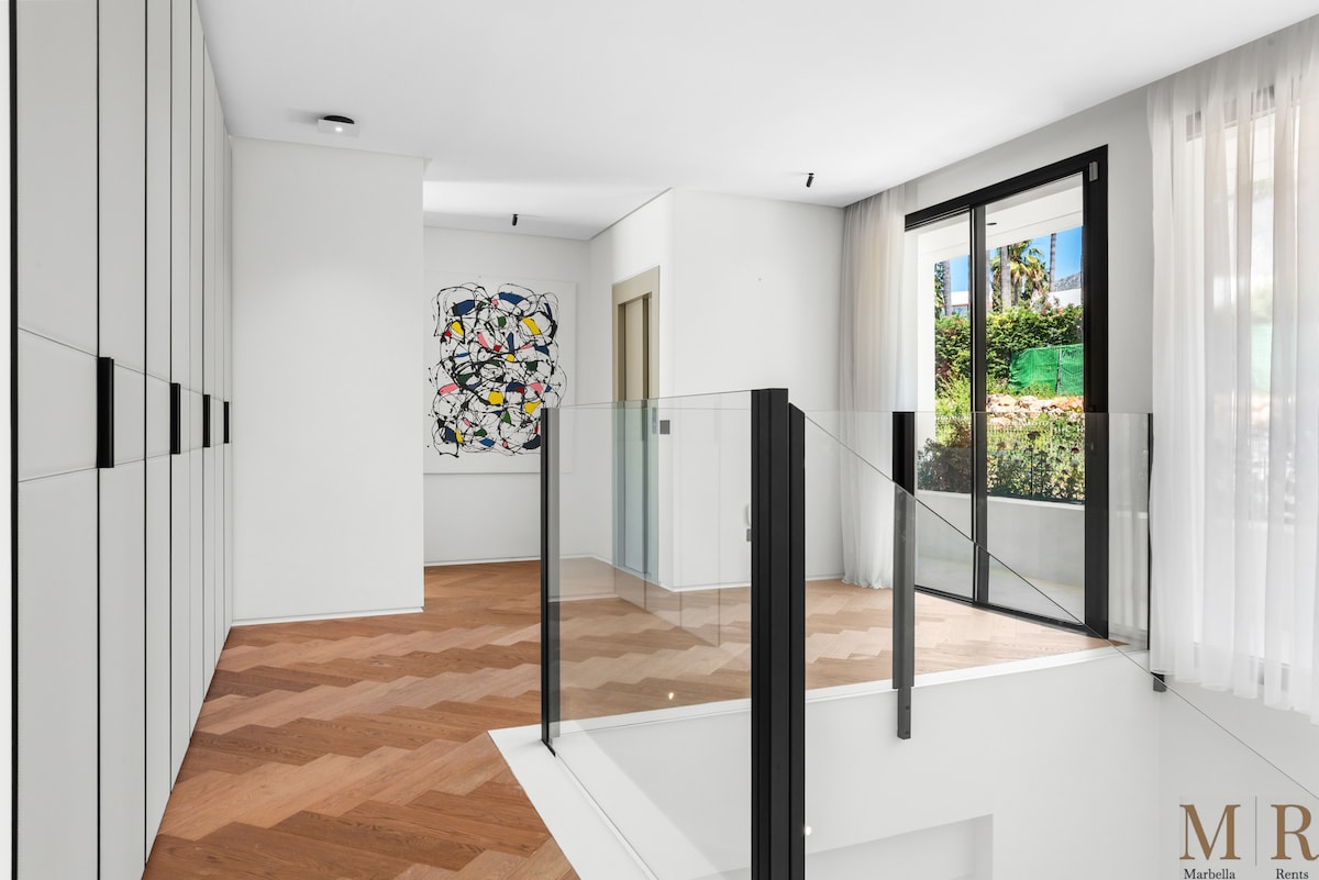 Casa Golden Mile overview 1