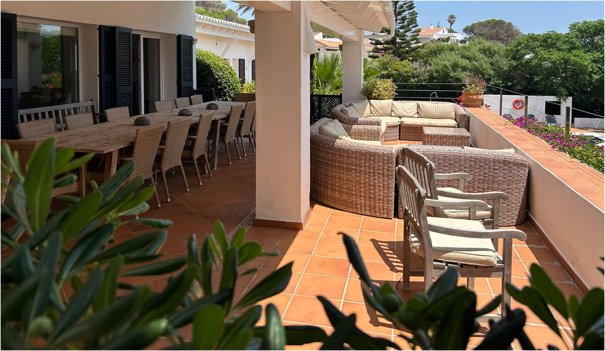 Villa Ciutadella overview 2