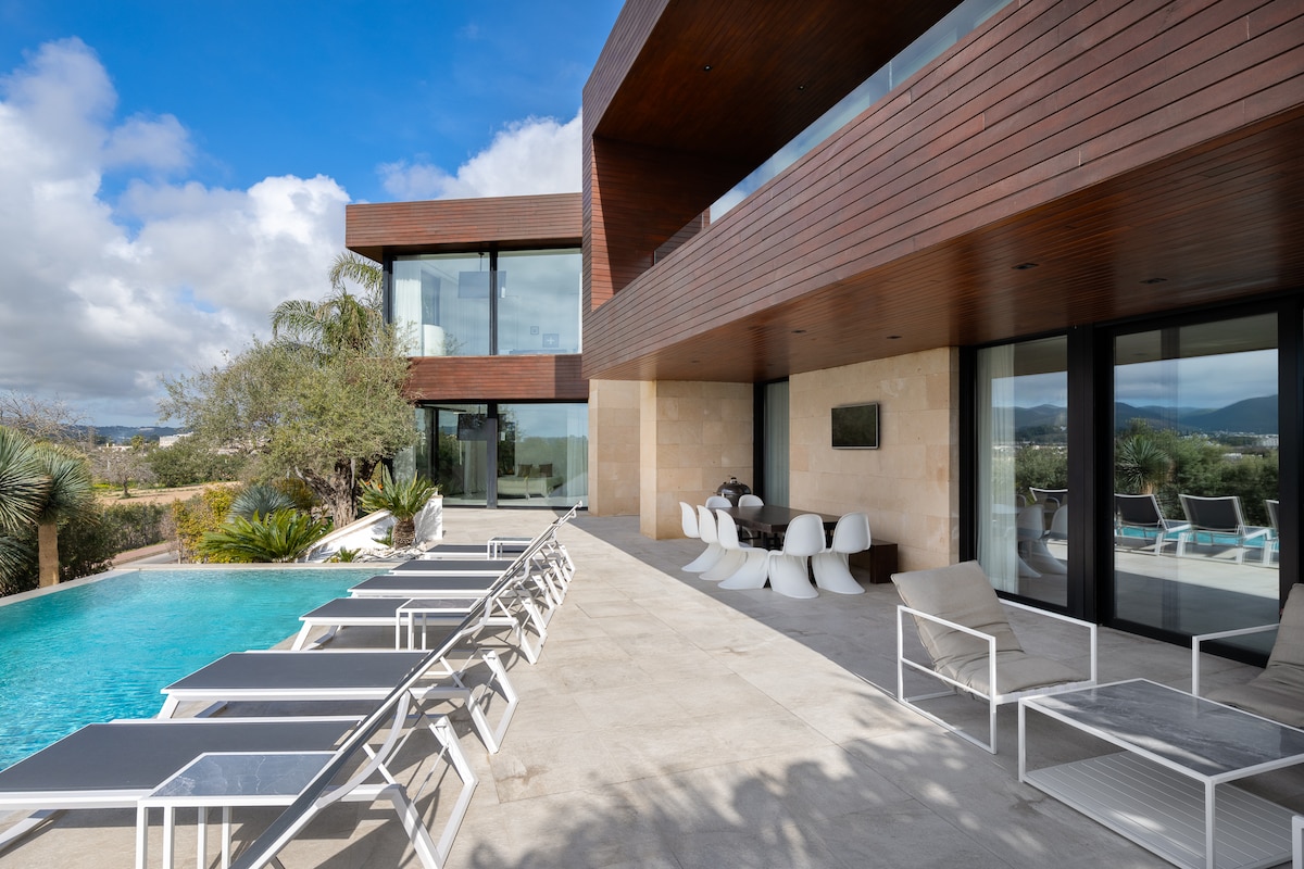 Villa Valeria overview 1