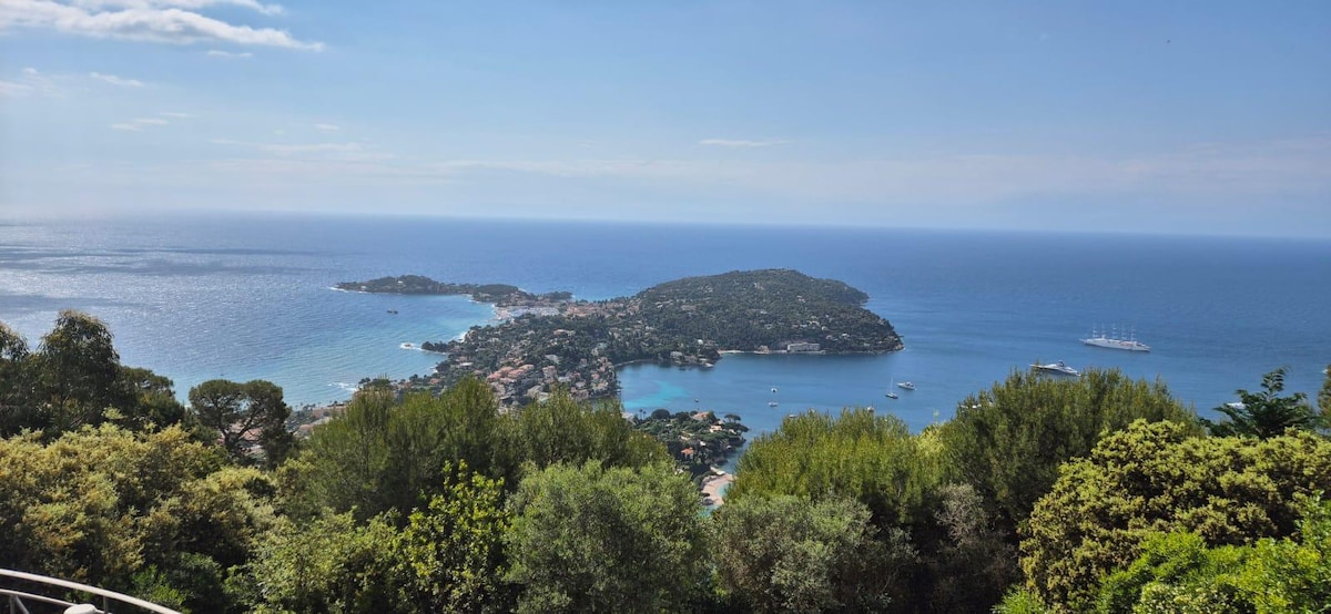 Villa Pausilia overview 2
