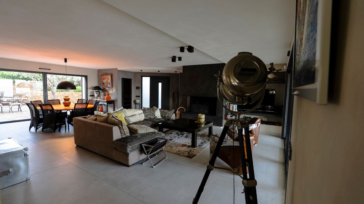 Villa Soleil Levant overview 3