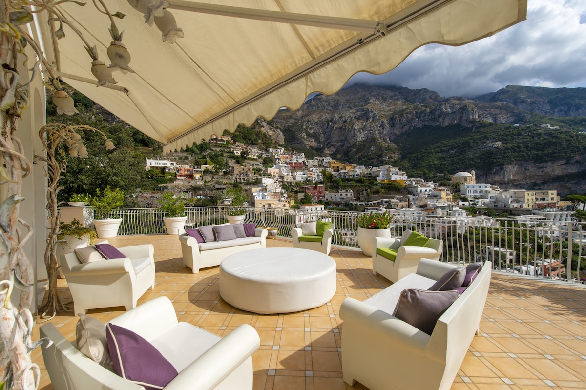 Villa Laurito overview 1