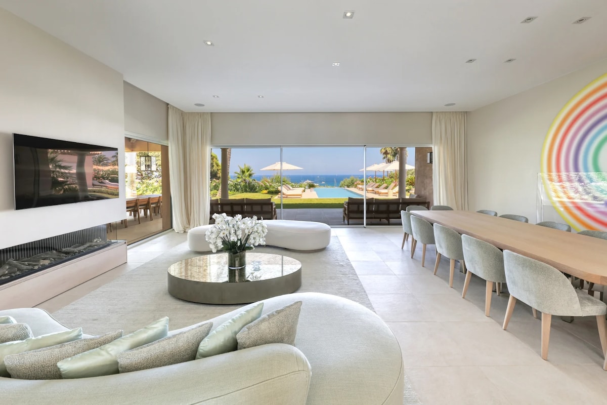 Villa Garrigue overview 2