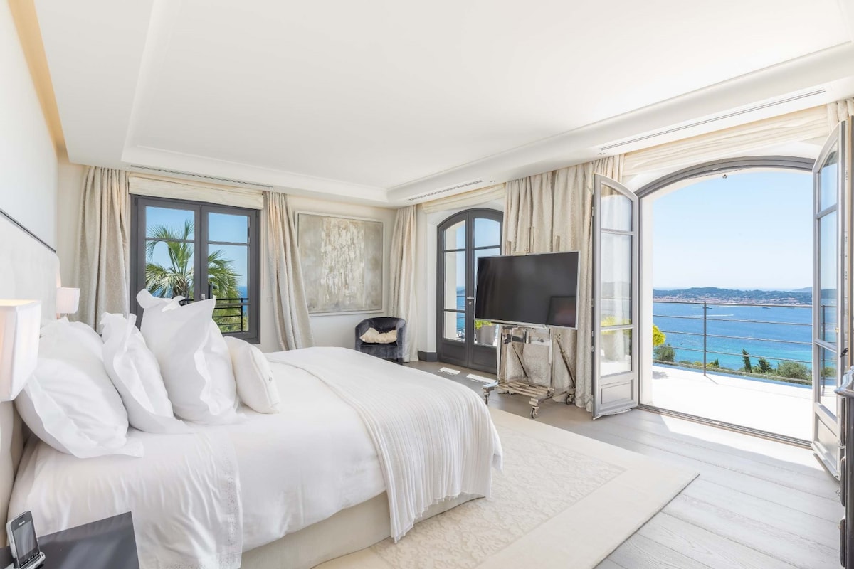 Villa Lavandou overview 1