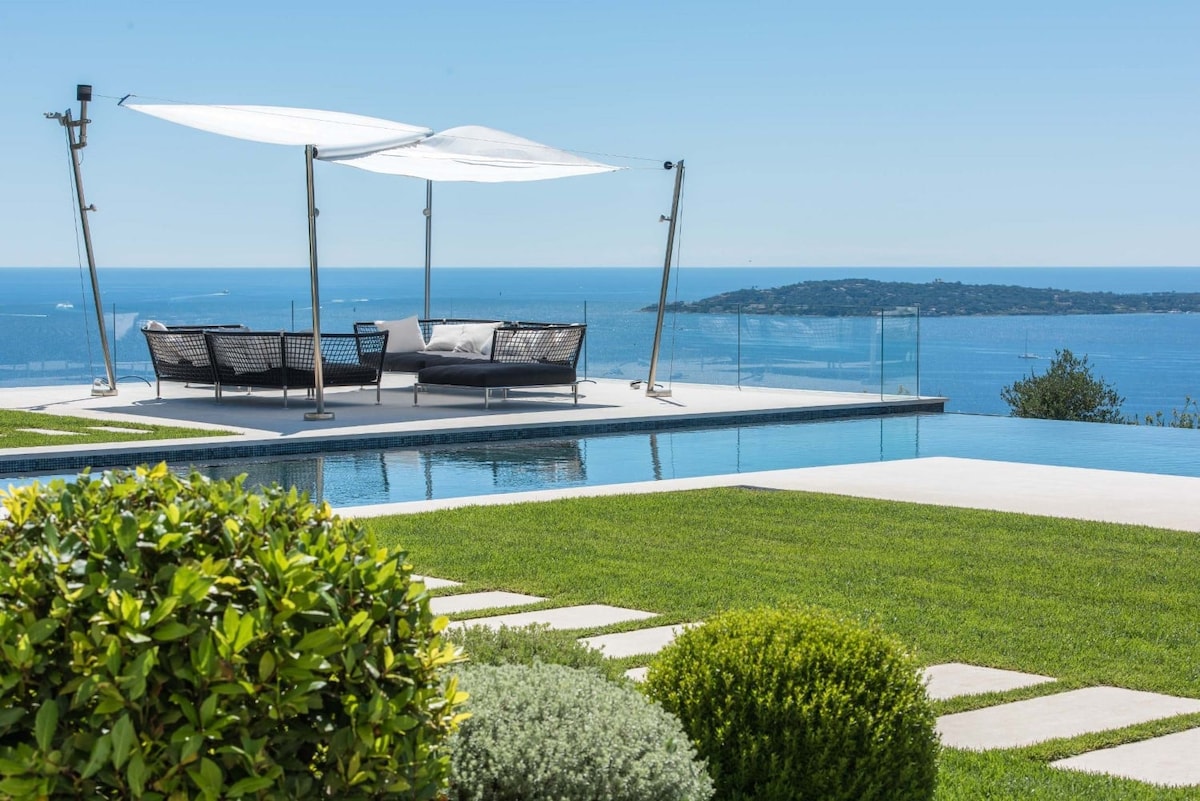 Villa Lavandou overview 2