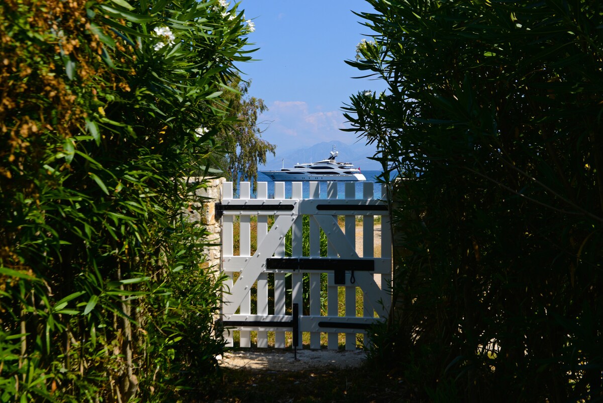 Villa Pontikonisi overview 3