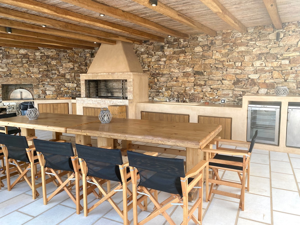 Villa Zephyra overview 1