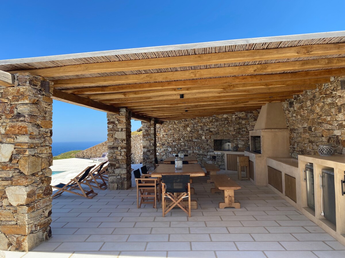 Villa Zephyra overview 2