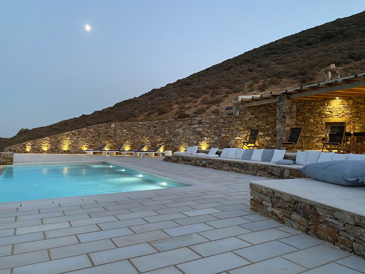Villa Zephyra overview 3