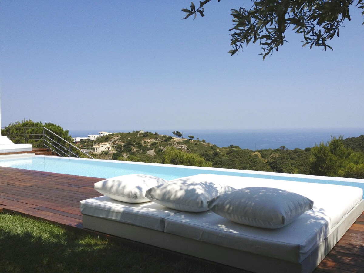 Villa Sa Tuna overview 2