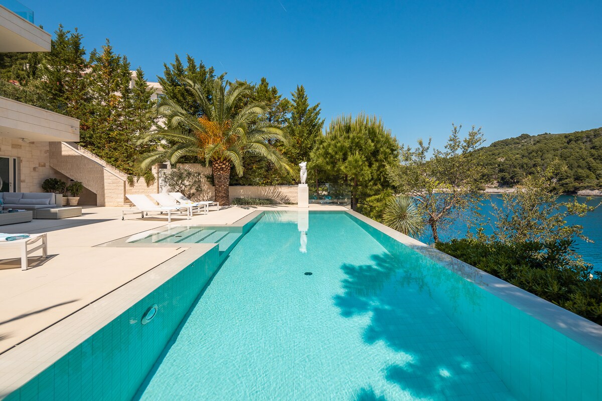 Villa Pakleni 2
