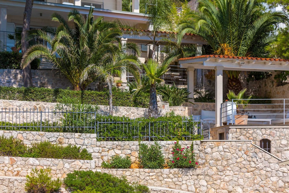 Villa Loza overview 3