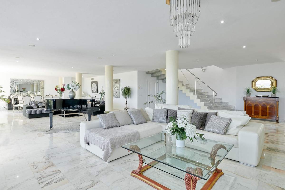 Villa Can Basso overview 1