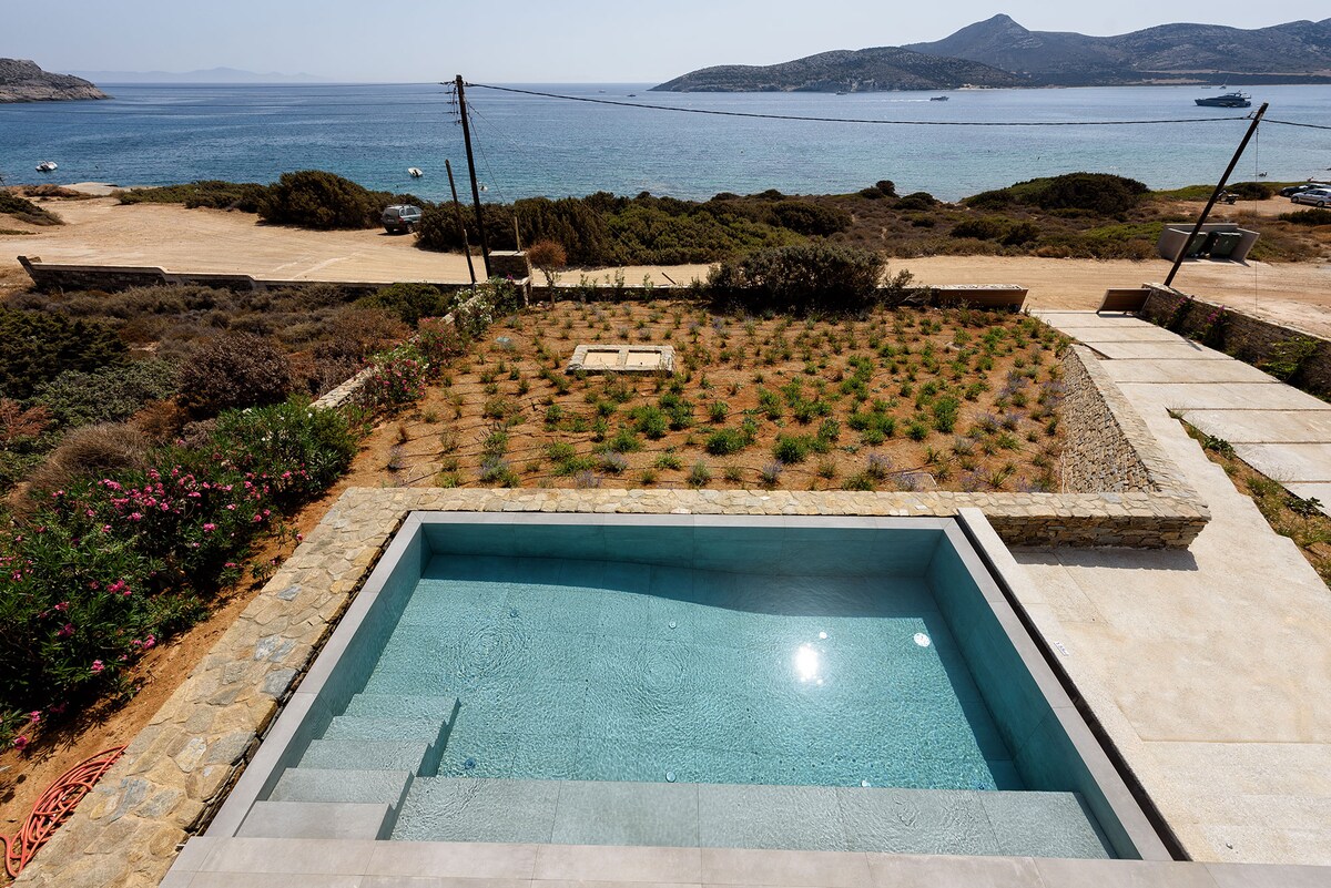 Villa Kyanos overview 1