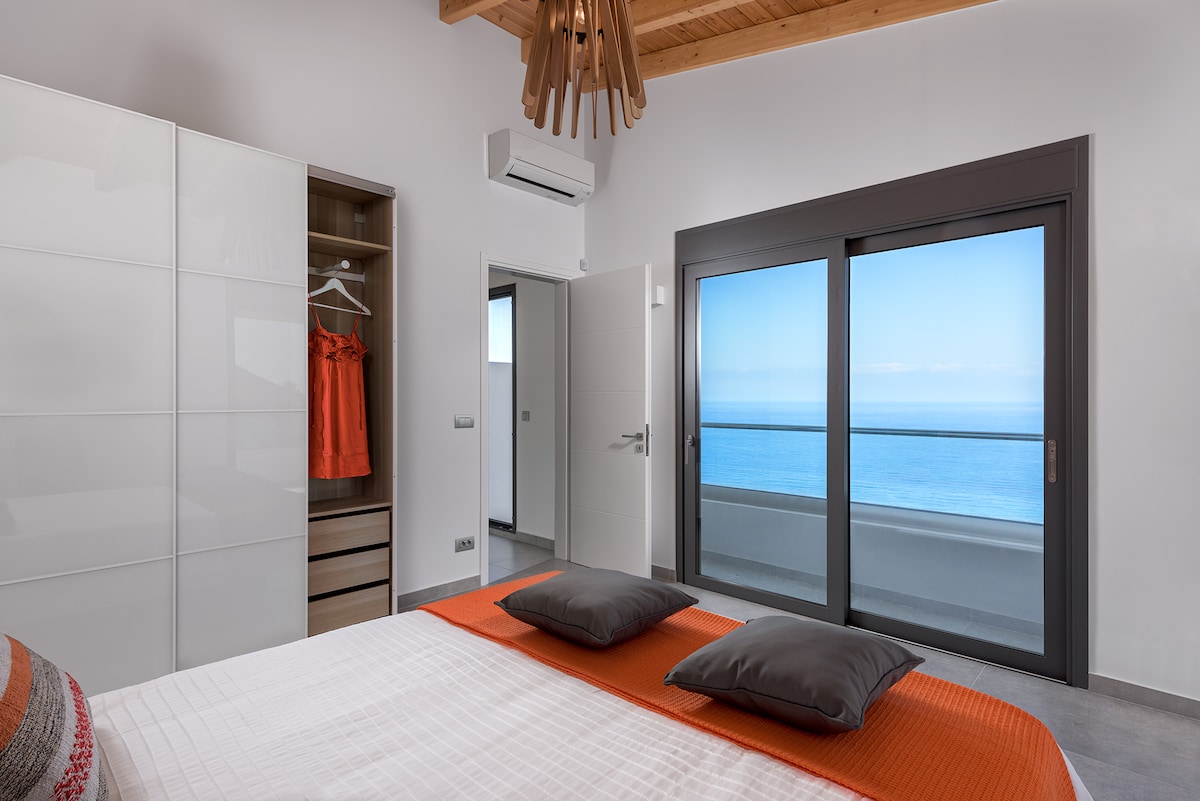 Villa Oceanos overview 1