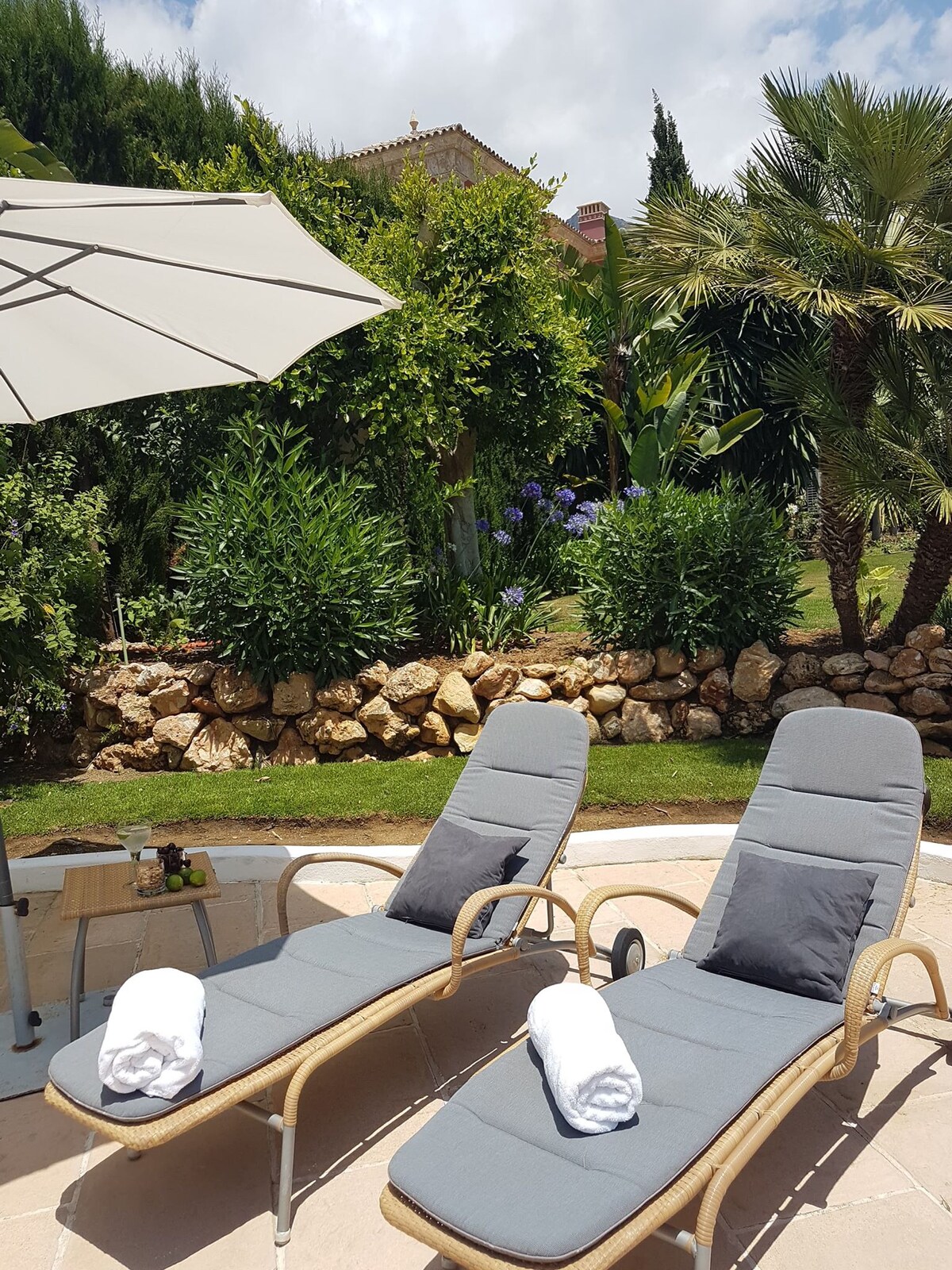 Villa Nueva Andalucia overview 1