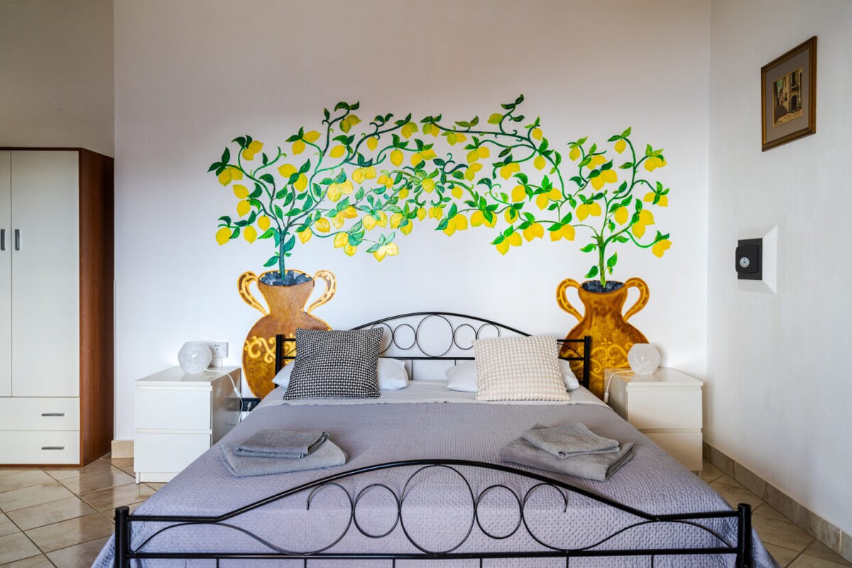 Villa Alcantara overview 1
