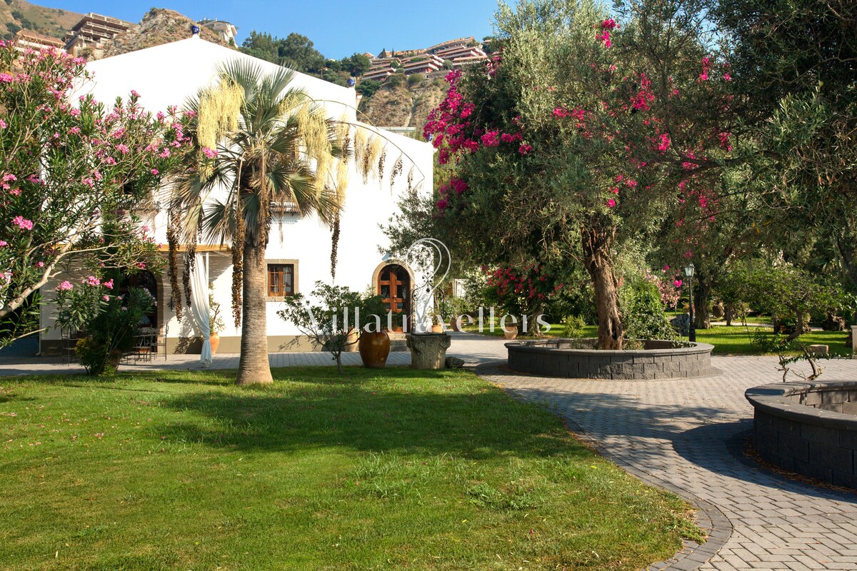 Casa Messina overview 2