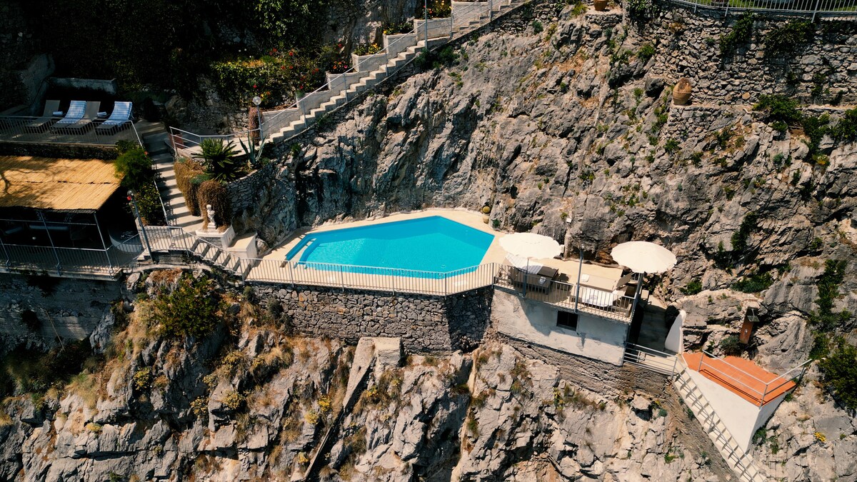 Villa Pergola overview 1