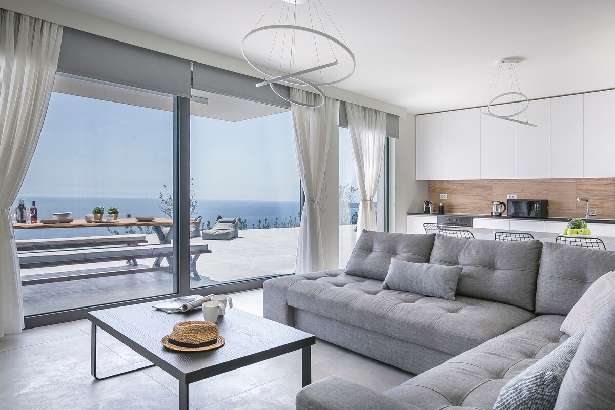 Villa Akri overview 2