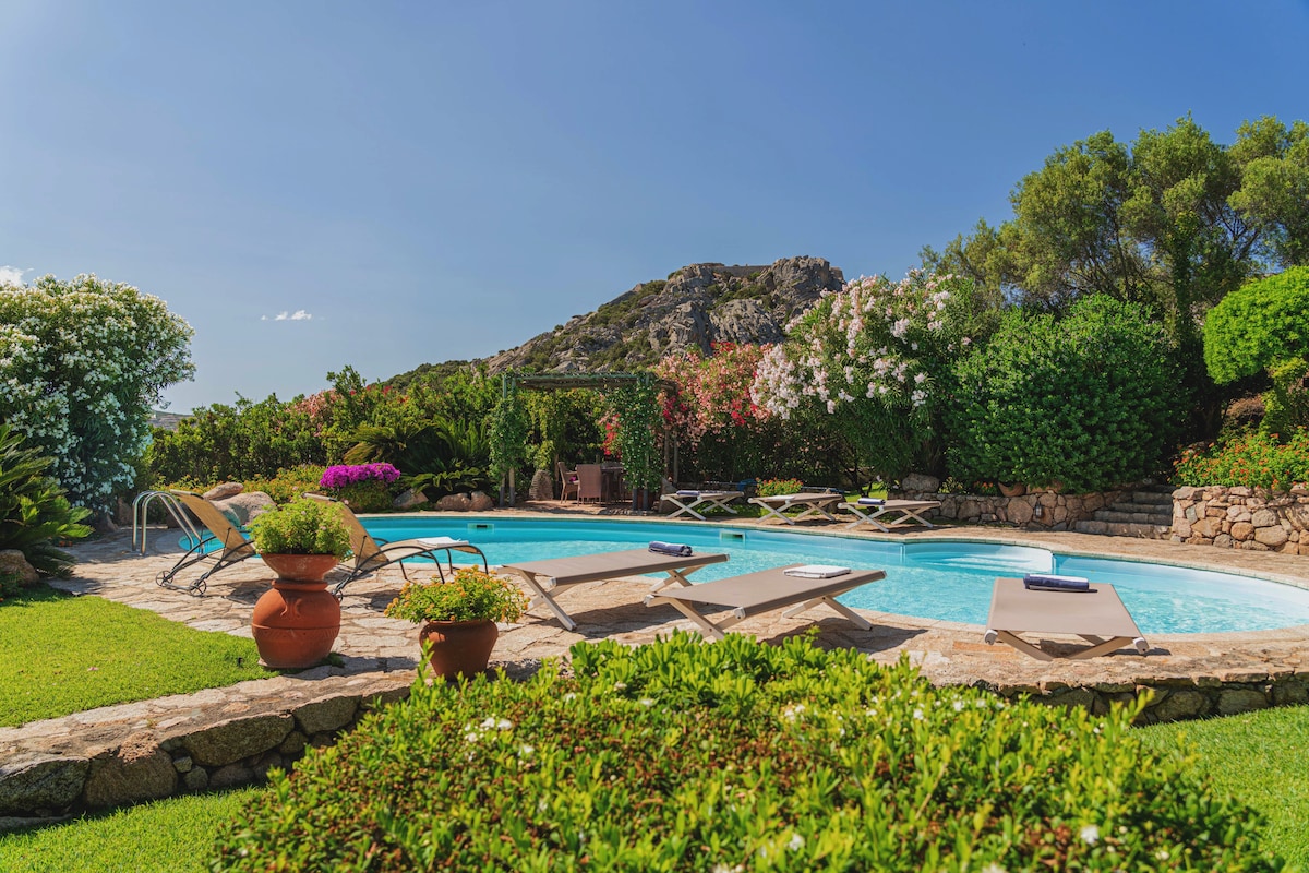 Villa Emeralda overview 3