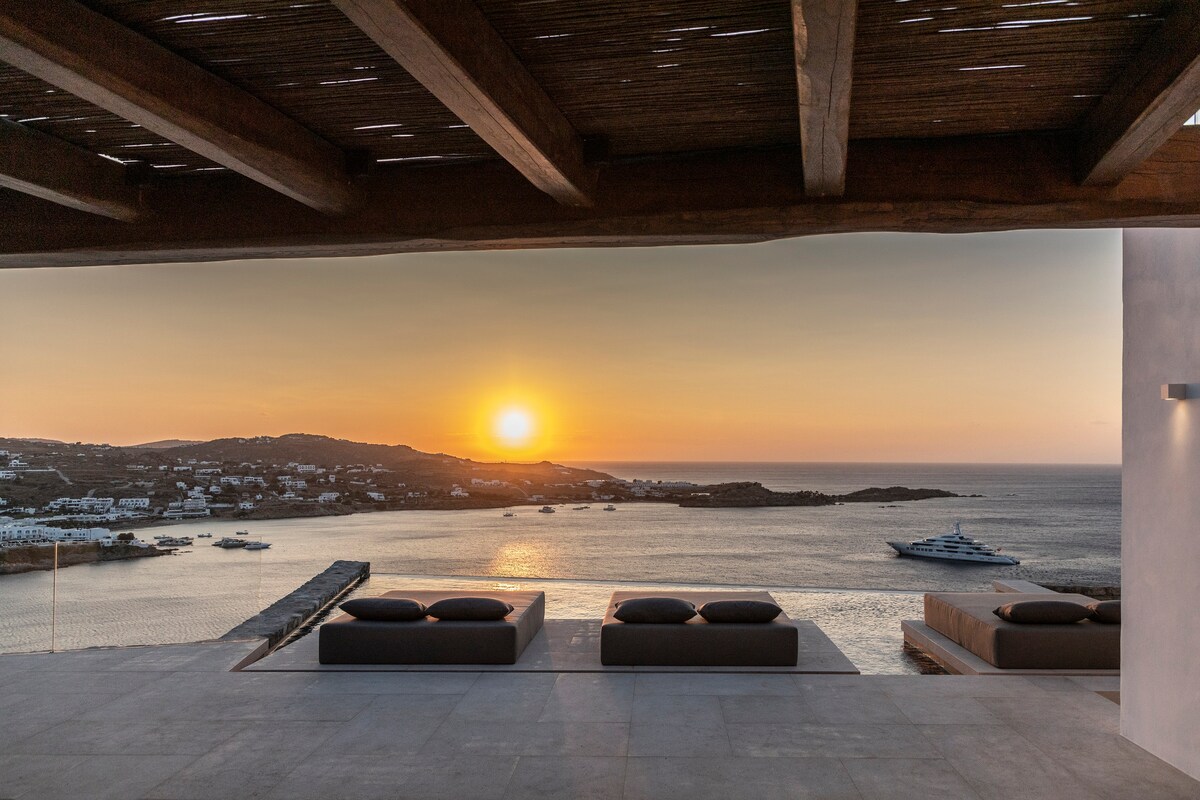 Villa Delia overview 1