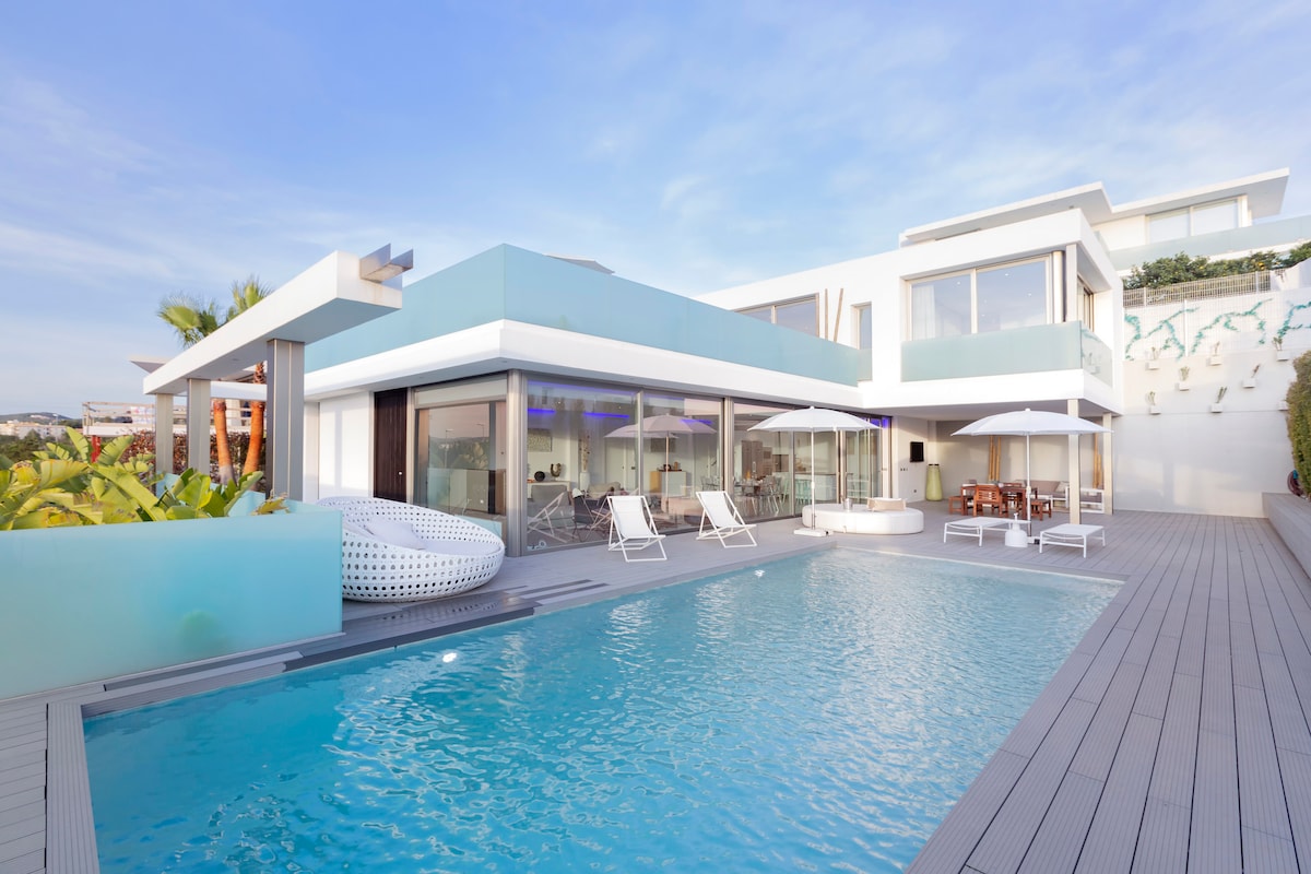 Villa Talamanca overview 2