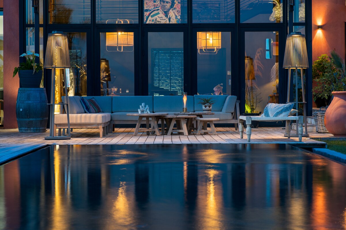 Villa des Pins overview 2