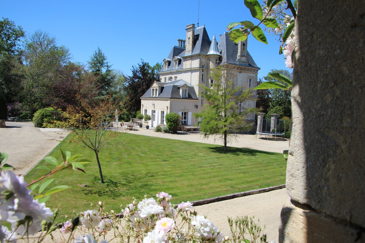 Château d'Argouges overview 1
