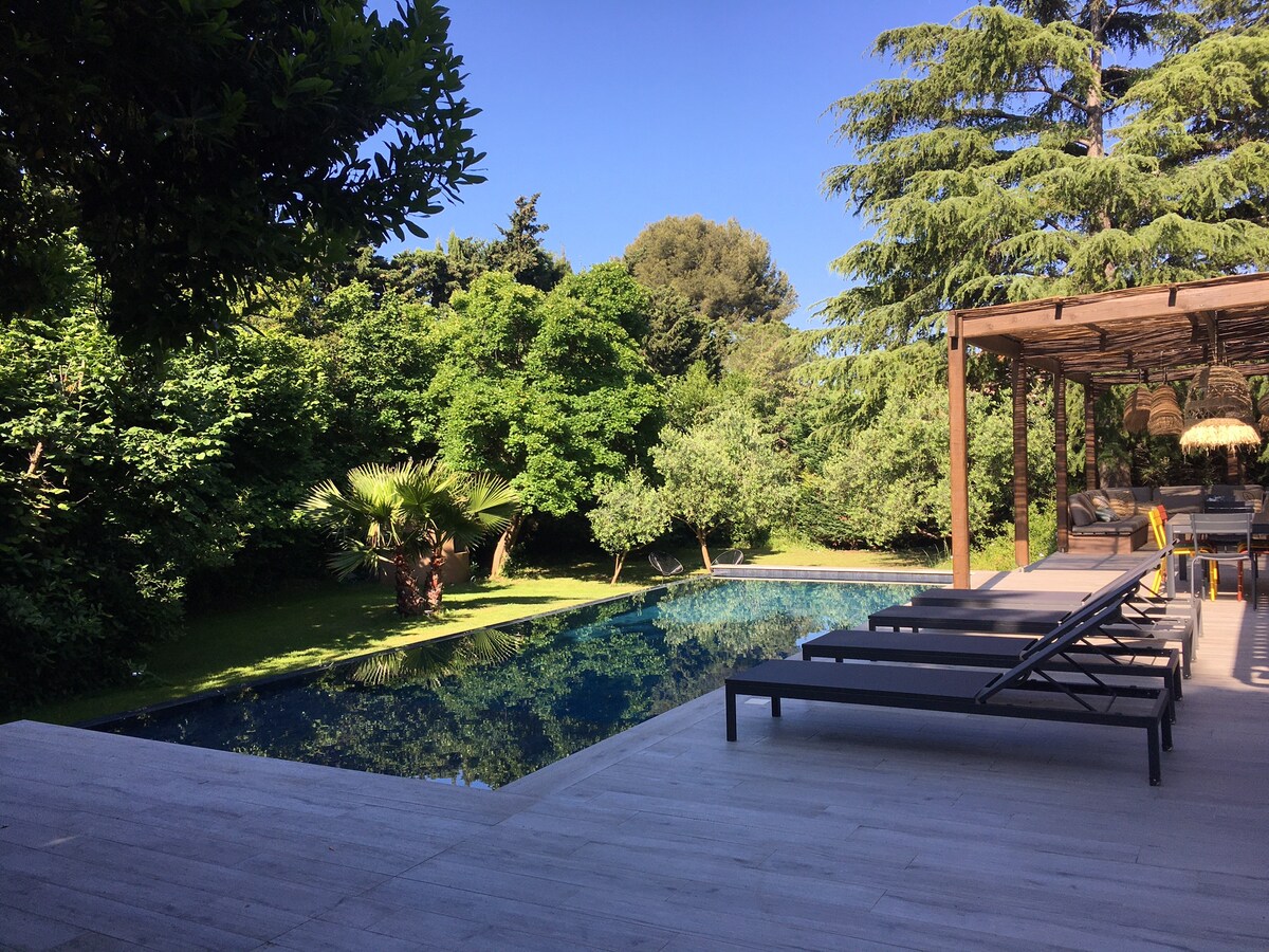 Villa Paradis overview 3
