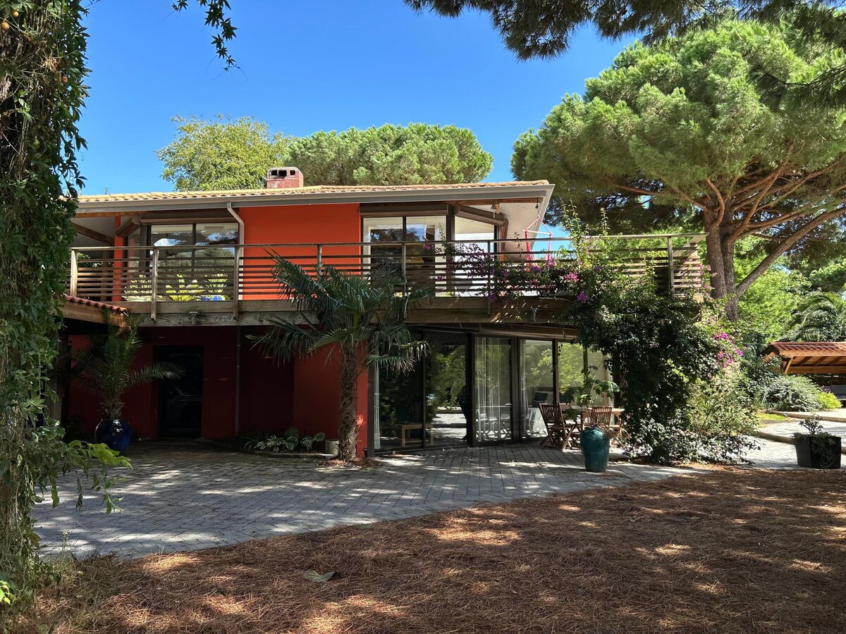 La Maison Rouge 5