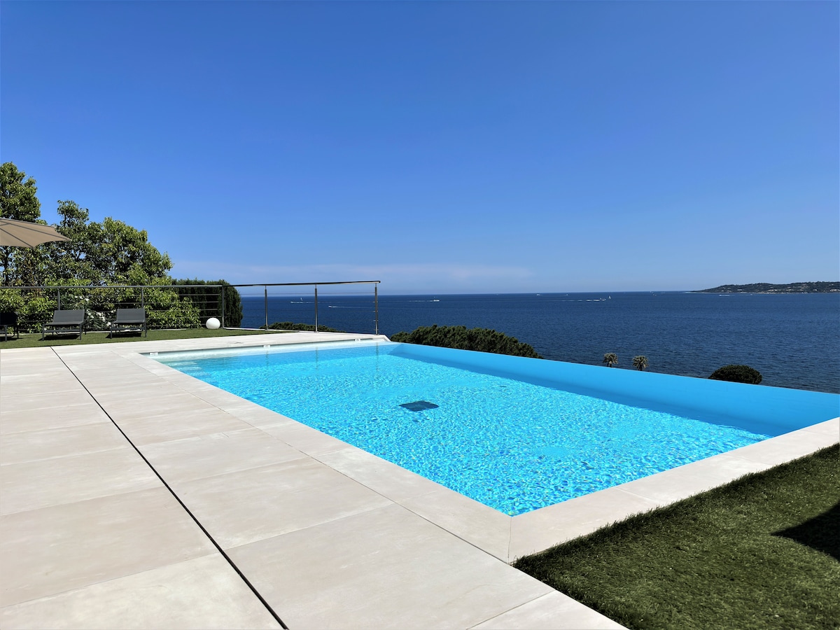 Villa Moderniste overview 1
