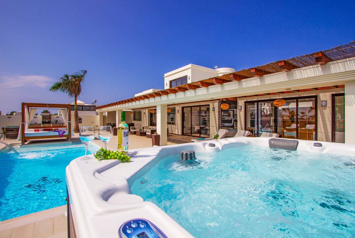 Villa Anyaval overview 2
