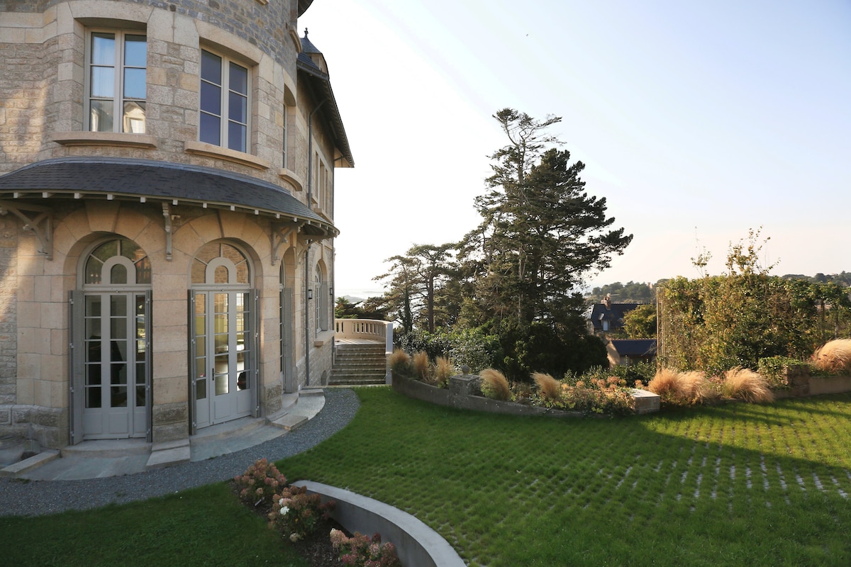 Manoir de Rothéneuf overview 1