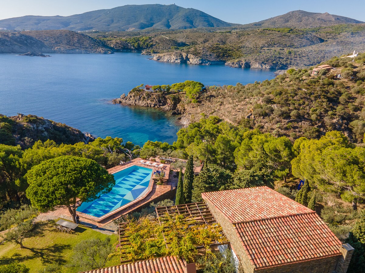 Casa Guillola overview 1