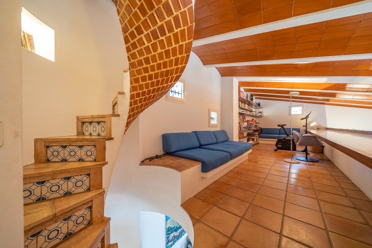 Casa Guillola overview 2