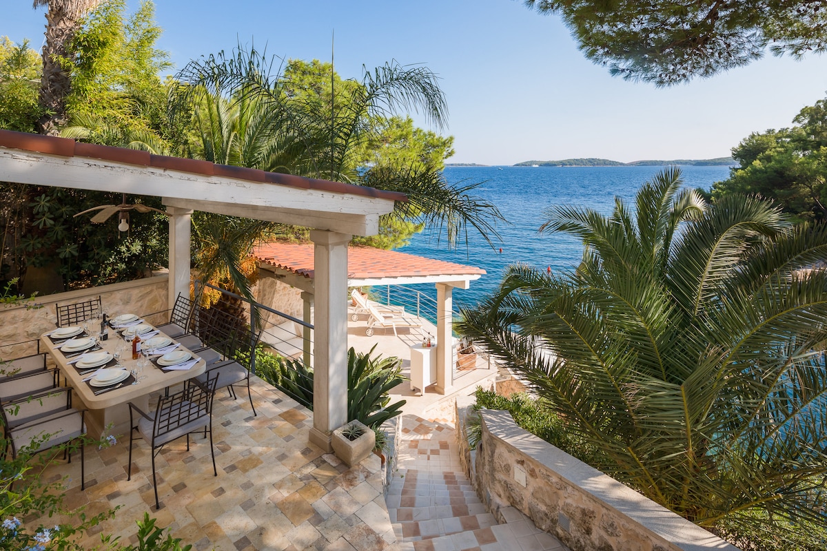 Villa Jelsa 3