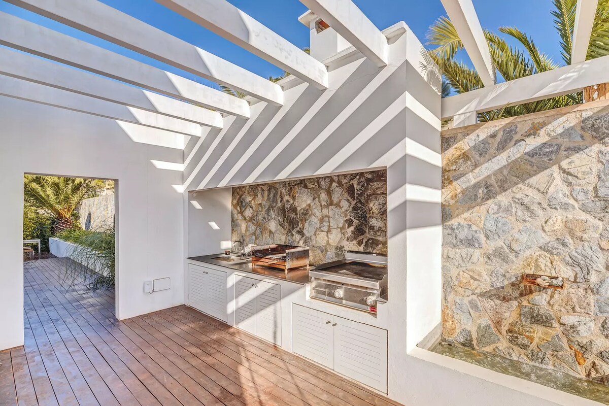 Villa Alarona overview 2