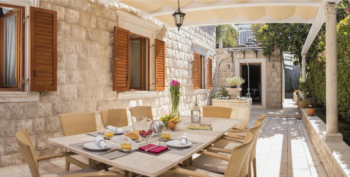 Villa Miramare overview 1