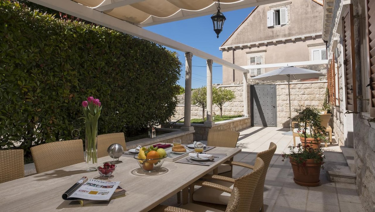Villa Miramare overview 2