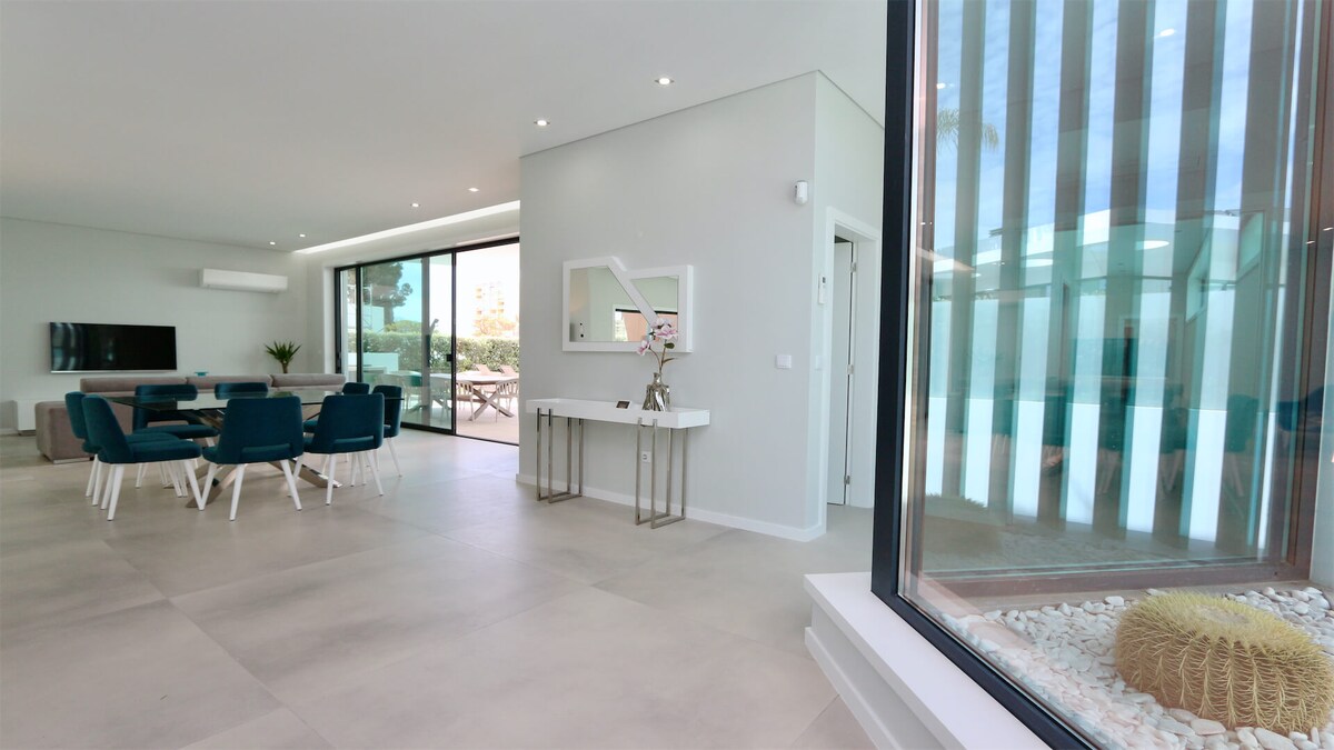 Villa Carvoeiro overview 1